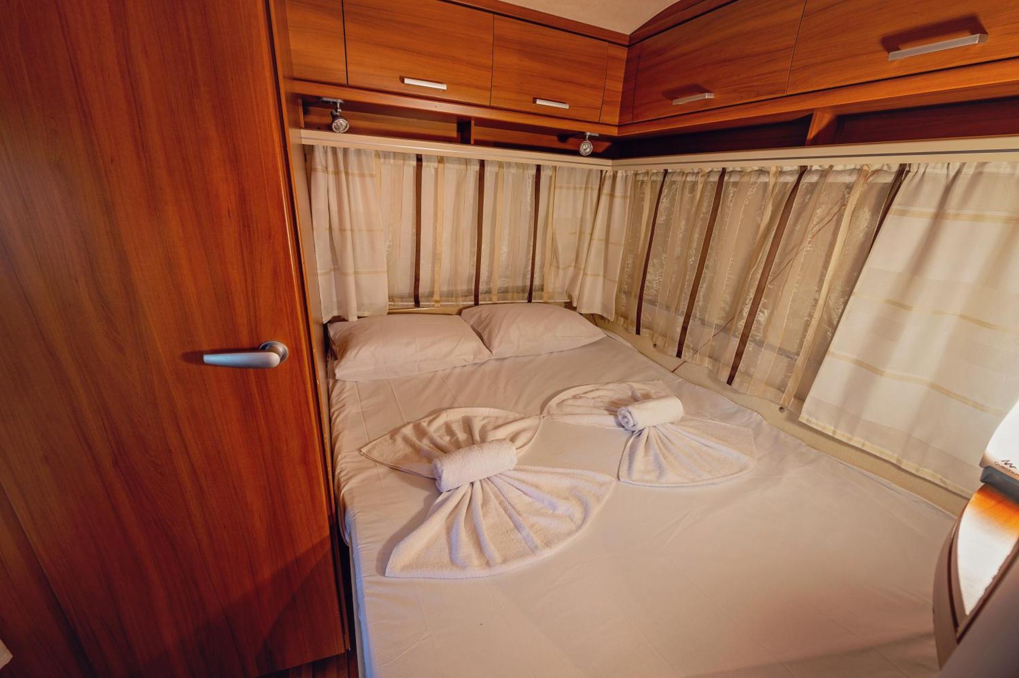 Каравани Avi Iris Фичоза Otel Varna Dış mekan fotoğraf